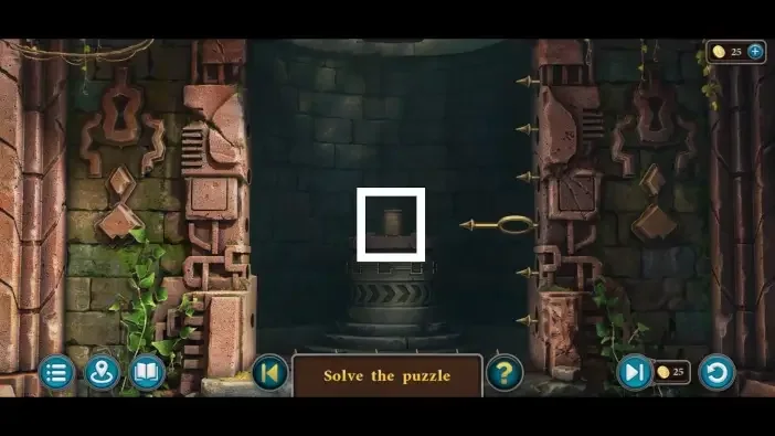 Legendary Tales 5, chapter 2: Courtyard barred doorway Puzzle — scene and mechanism